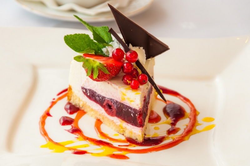 boulangerie-DRAP-min_the_cake_dessert_eating_bun_colorful_sweet_dish_taste_cake_with_cream-941034